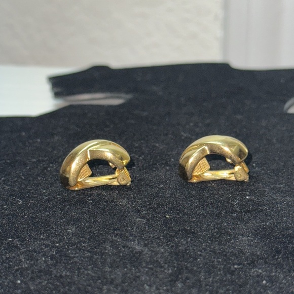 Authentic Cristian Dior Gold plated clip on Earrings - Picture 10 of 13